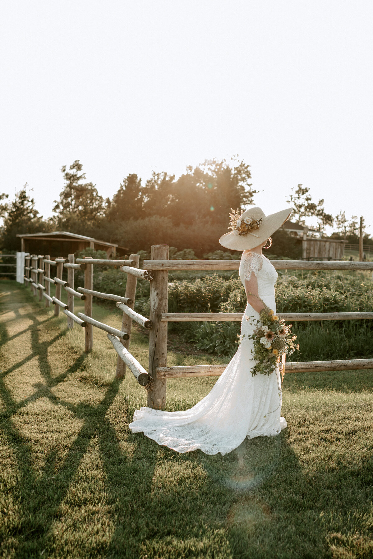floral-and-field-design-bespoke-wedding-floral-styling-calgary-alberta-country-trails-14