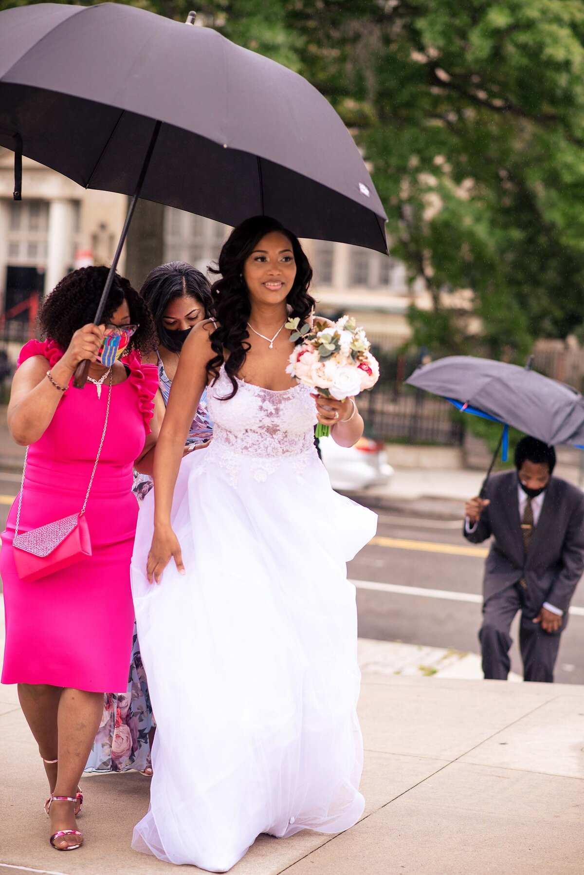 Brooklyn-Botanical-Garden-elopement-bride-arriving w-mom-web
