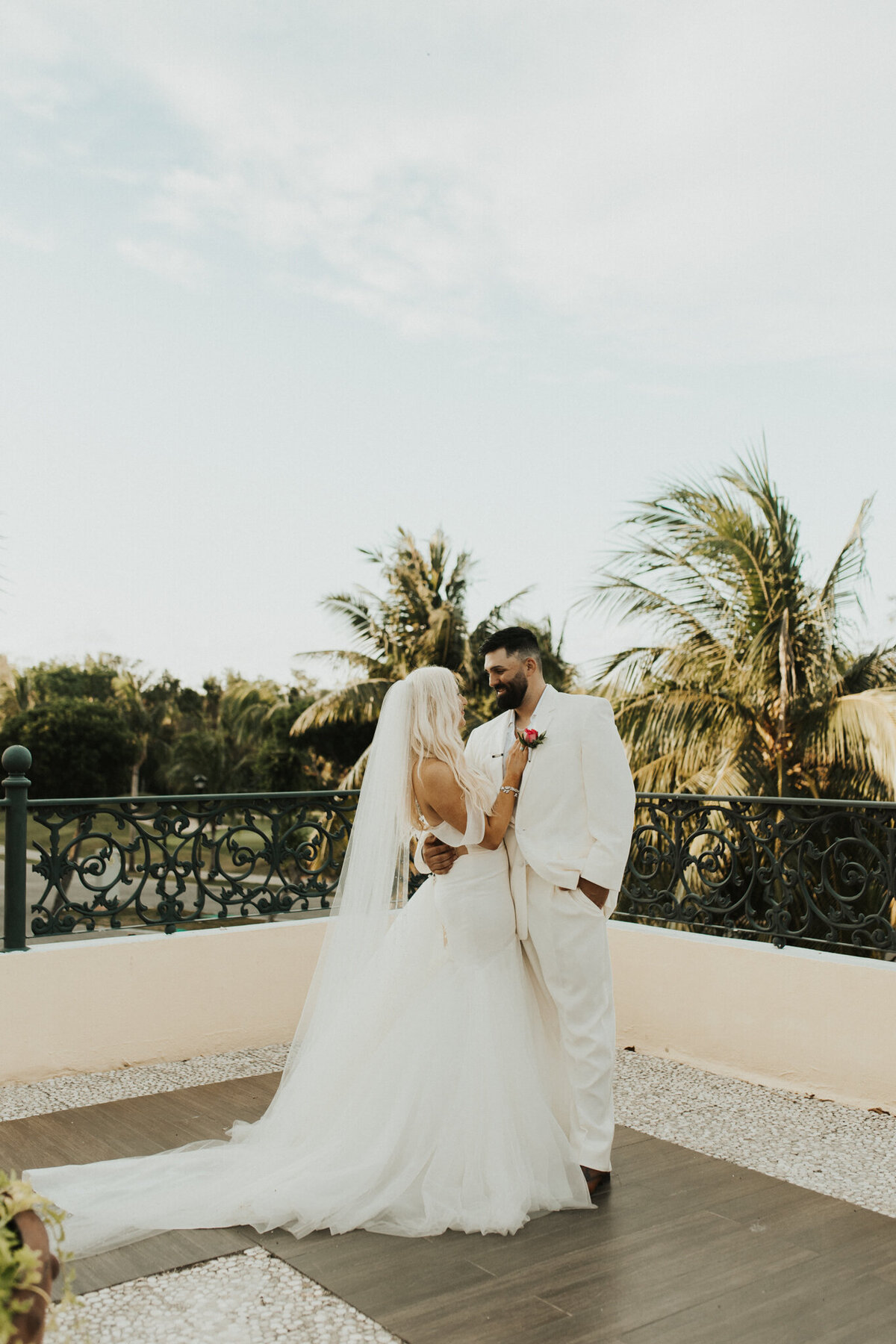 shelby-laine-photography-tropical-wedding-11