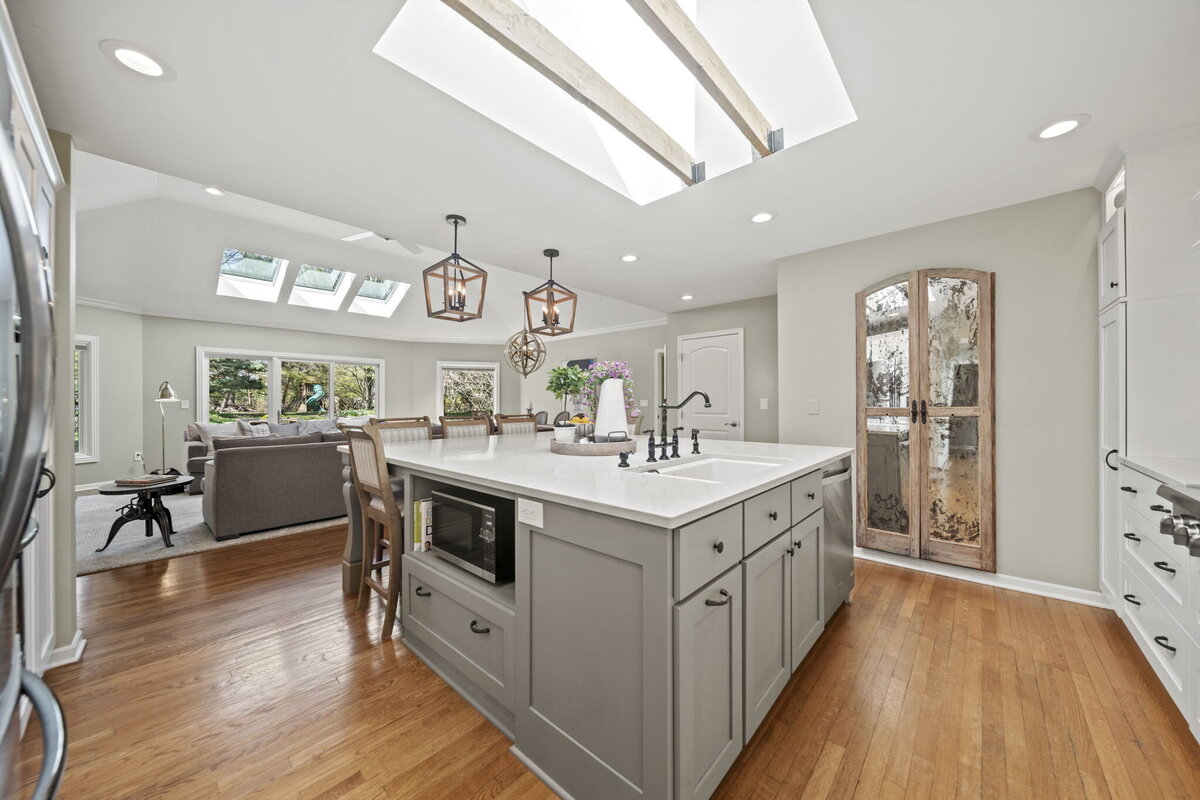 19-web-or-mls-A7402309