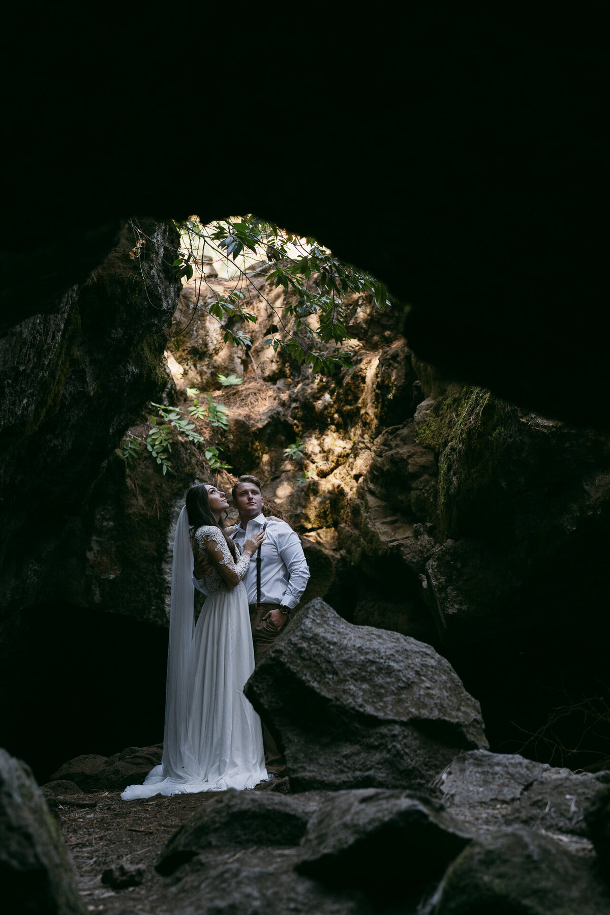 Cave elopement in Oregon