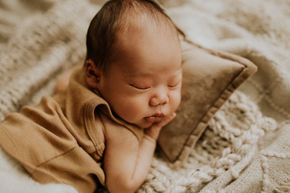 red-deer-central-alberta-newborn-maternity-photographer-37