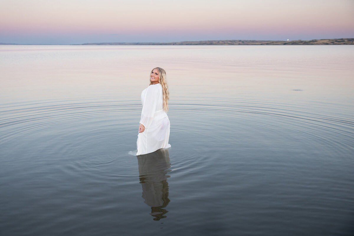 Kellie-Rochelle-Photography-Williston-North-Dakota-Girl-High-School-Senior-Session19