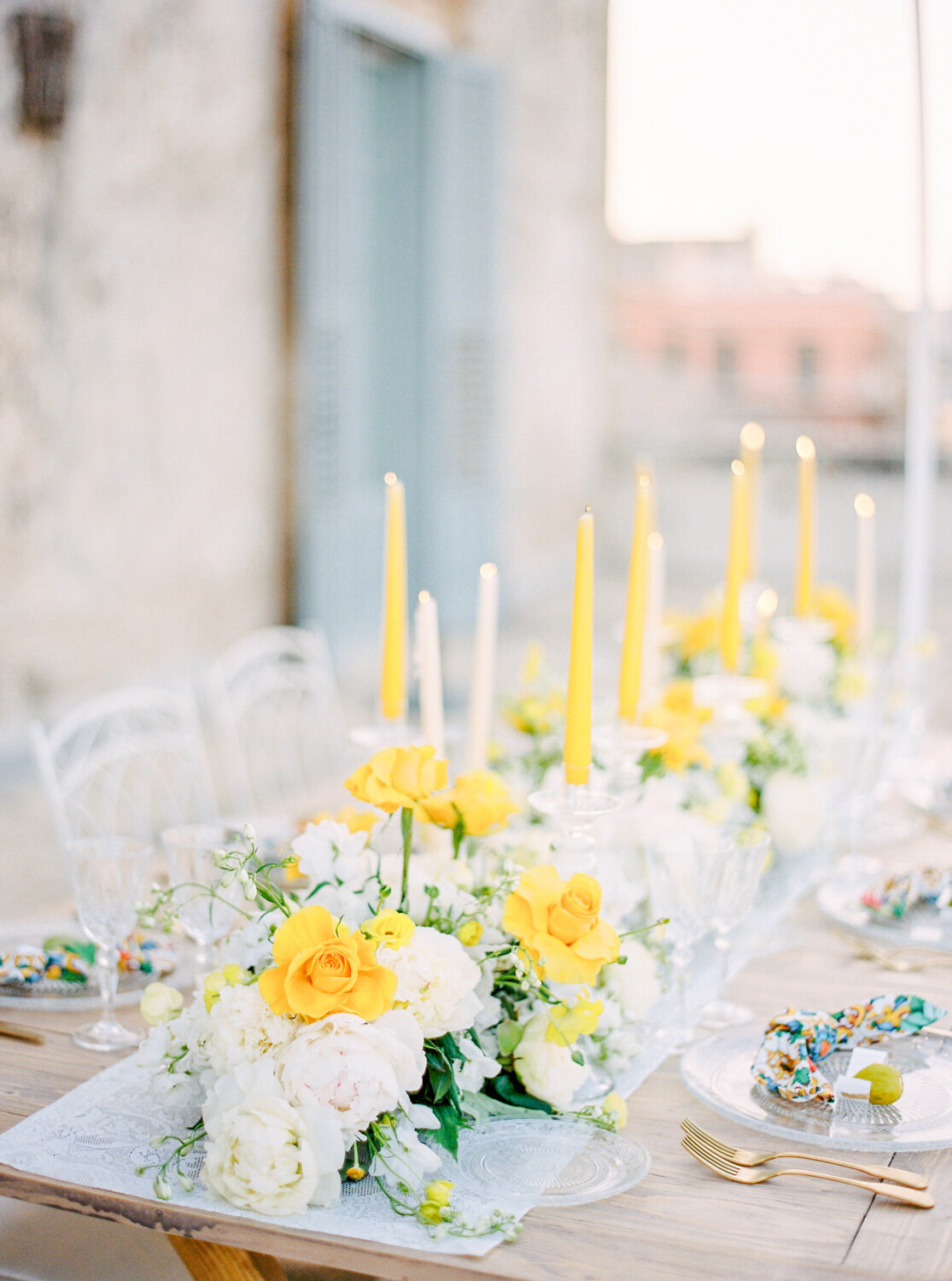 Bright and Summery table setting in Sicily