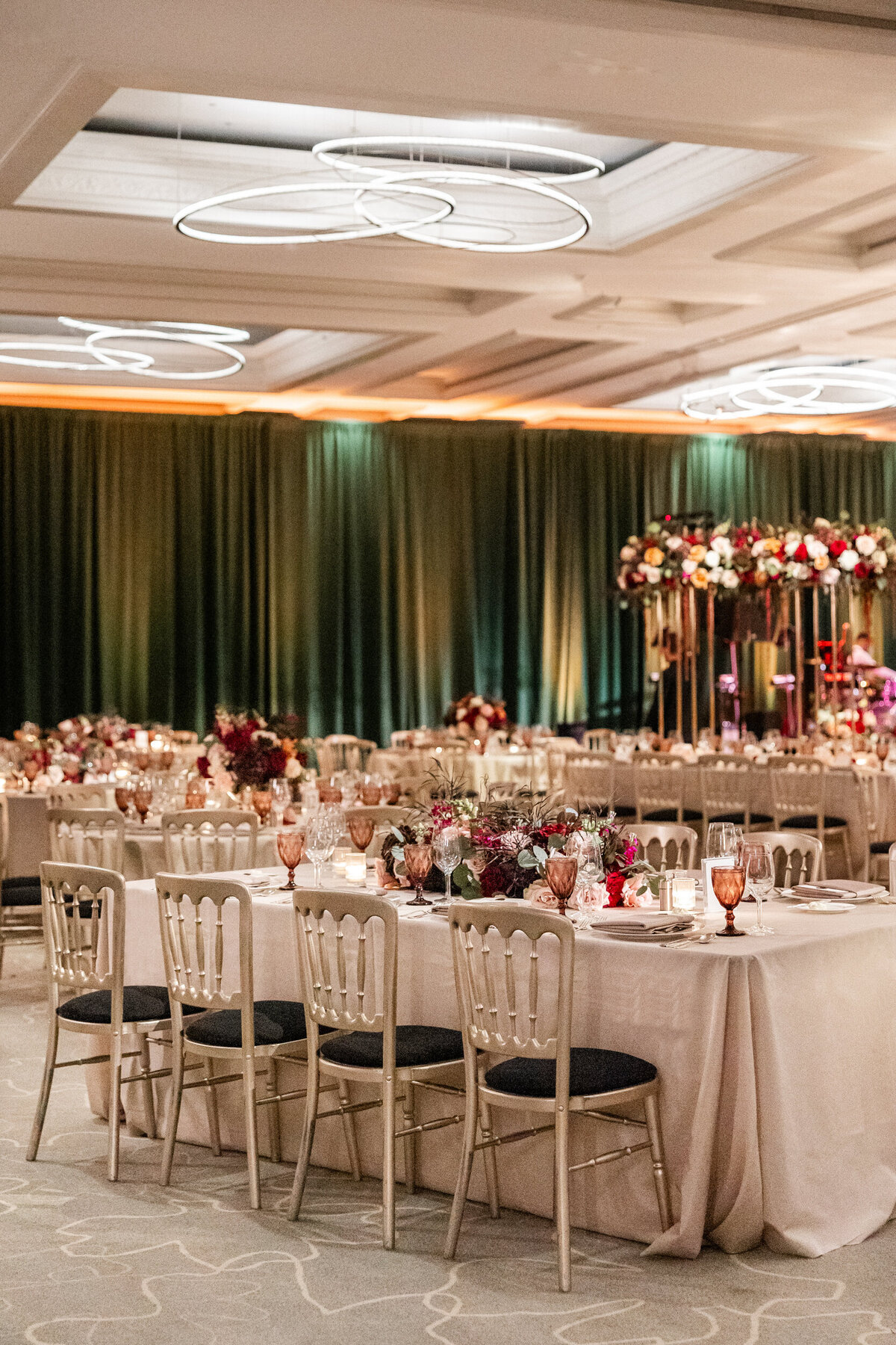 four-seasons-chicago-fall-wedding-alex-ferreri--57