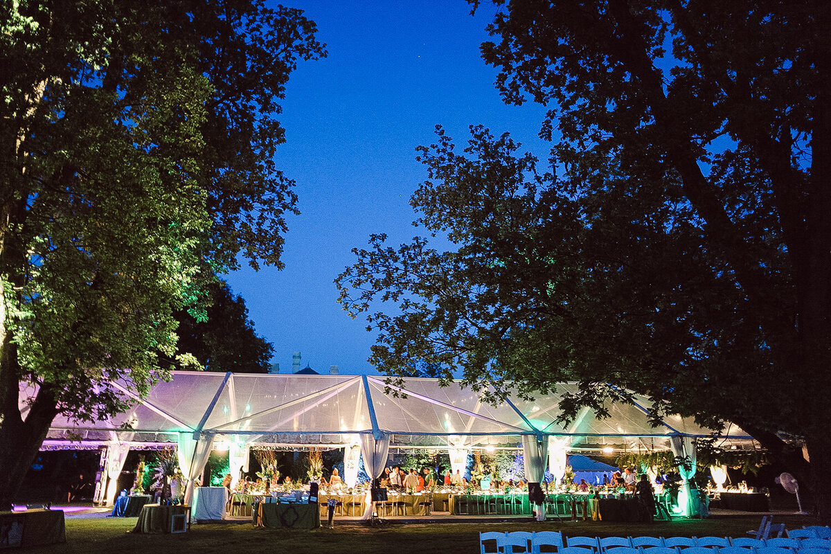 luxury-clear-tent-wedding-reception