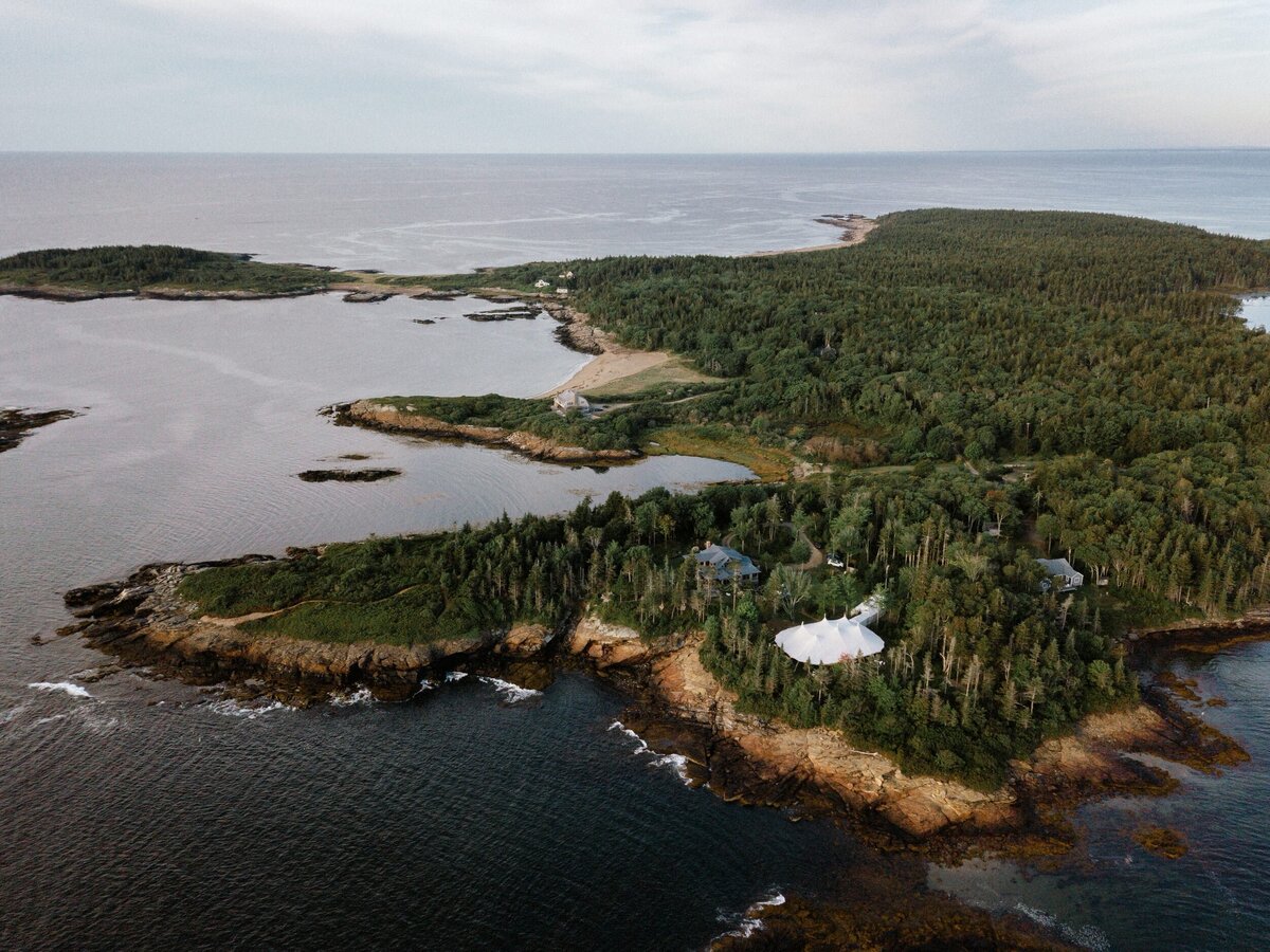 Private_Estate_Maine_Coastal_Wedding_LevKuperman_022