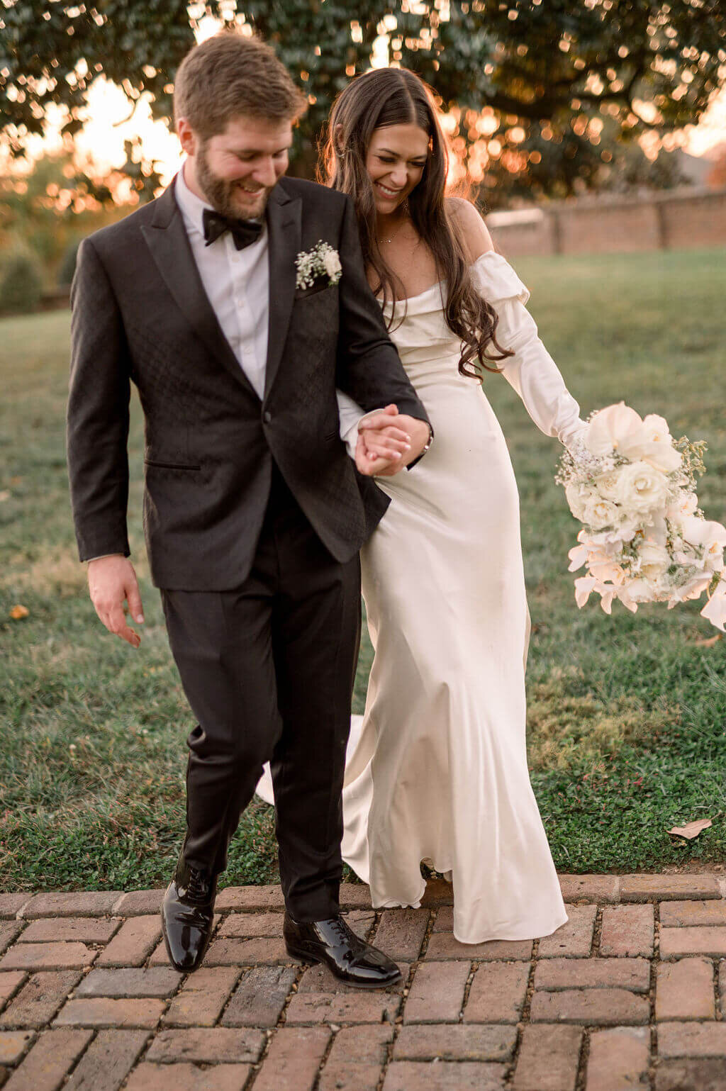 92-nashville-estate-all-white-tented-wedding-modern-vintage-events