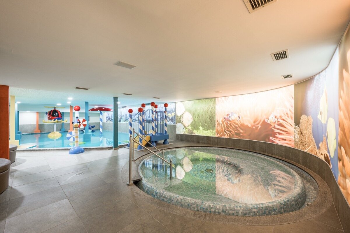 Waterstone - Dolce Vita Hotels - South Tyrol - Luxury Boutique Hotel - Feldhof_Kids_Pools Indoor (4) Large