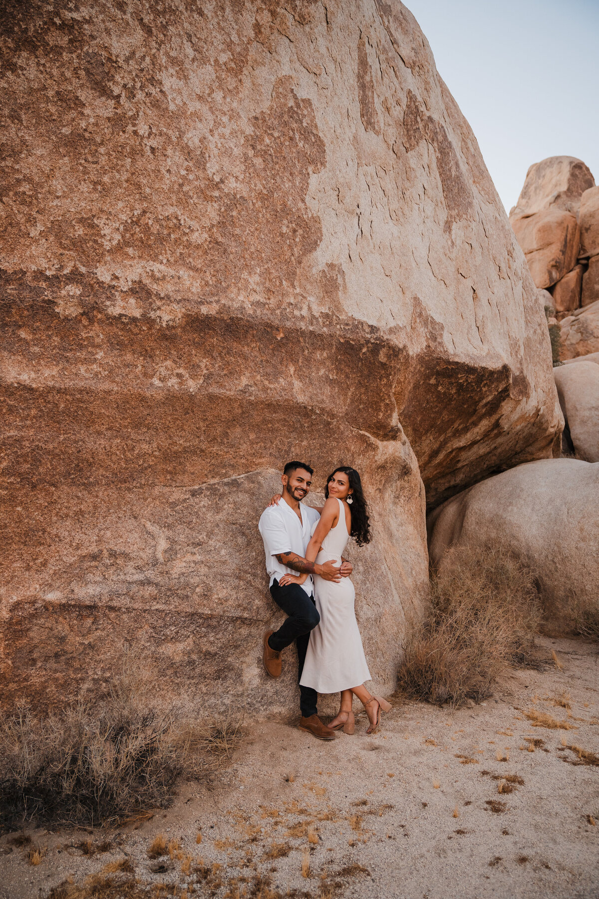ER-JOSHUA-TREE-NATIONAL-PARK-PROPOSAL-BY-SYDNEY-AND-RYAN-ELOPEMENT-PHOTOGRAPHER-6