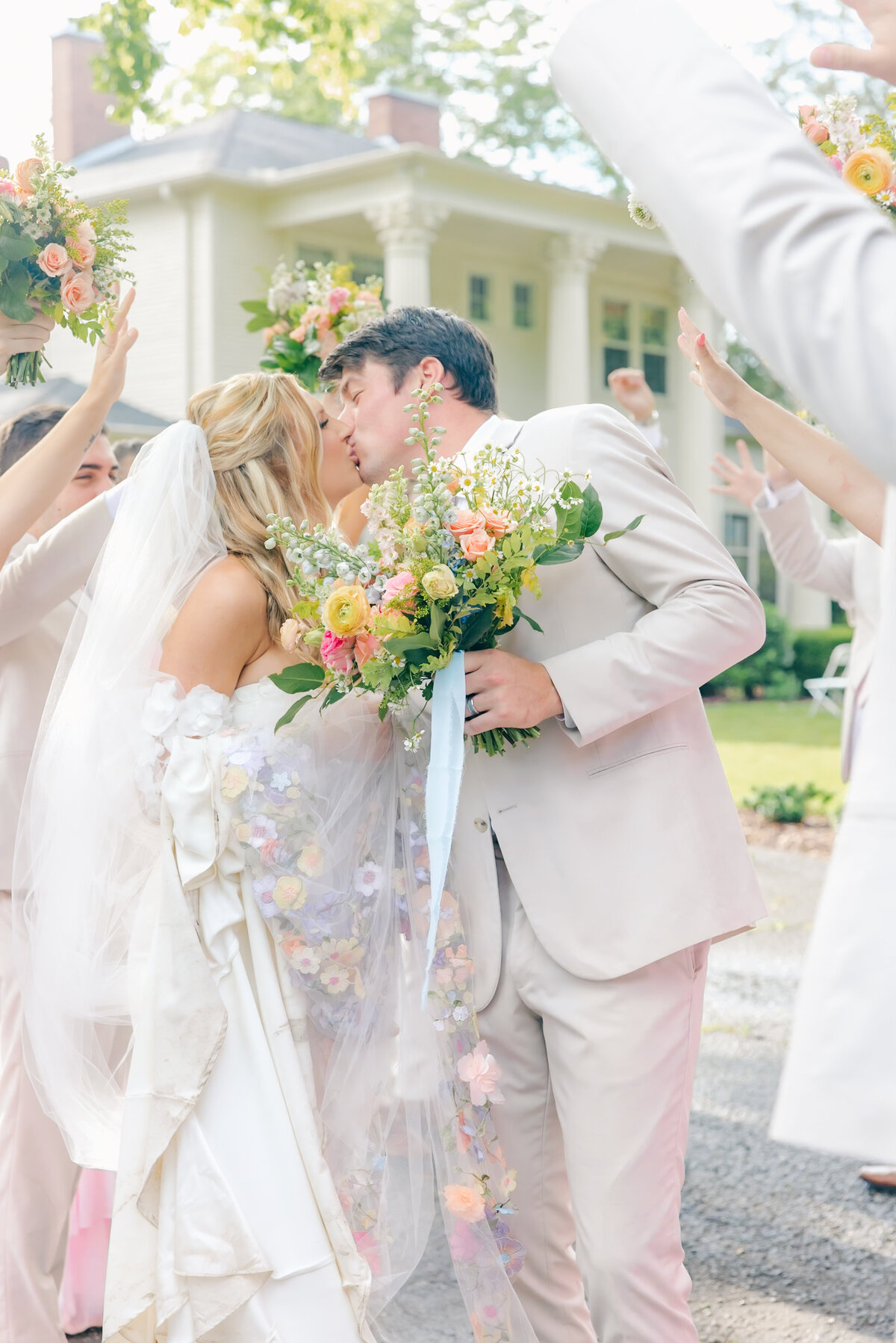 Sneak Peeks Creekside at Colliers End May Wedding | Lauren Elliott Photography | Emily & Kyle Anderson -113