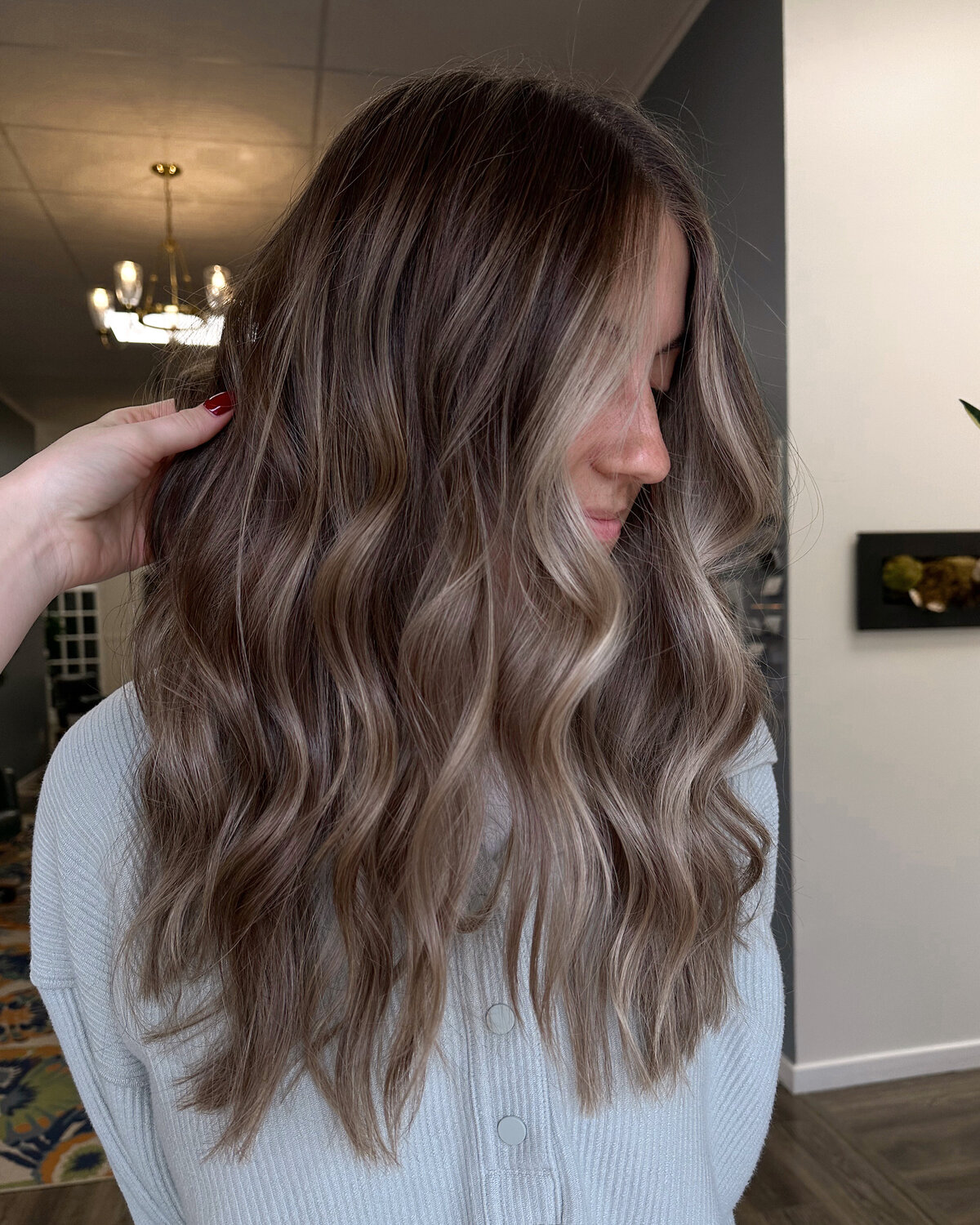 brown-hair-hairstylist-highlights