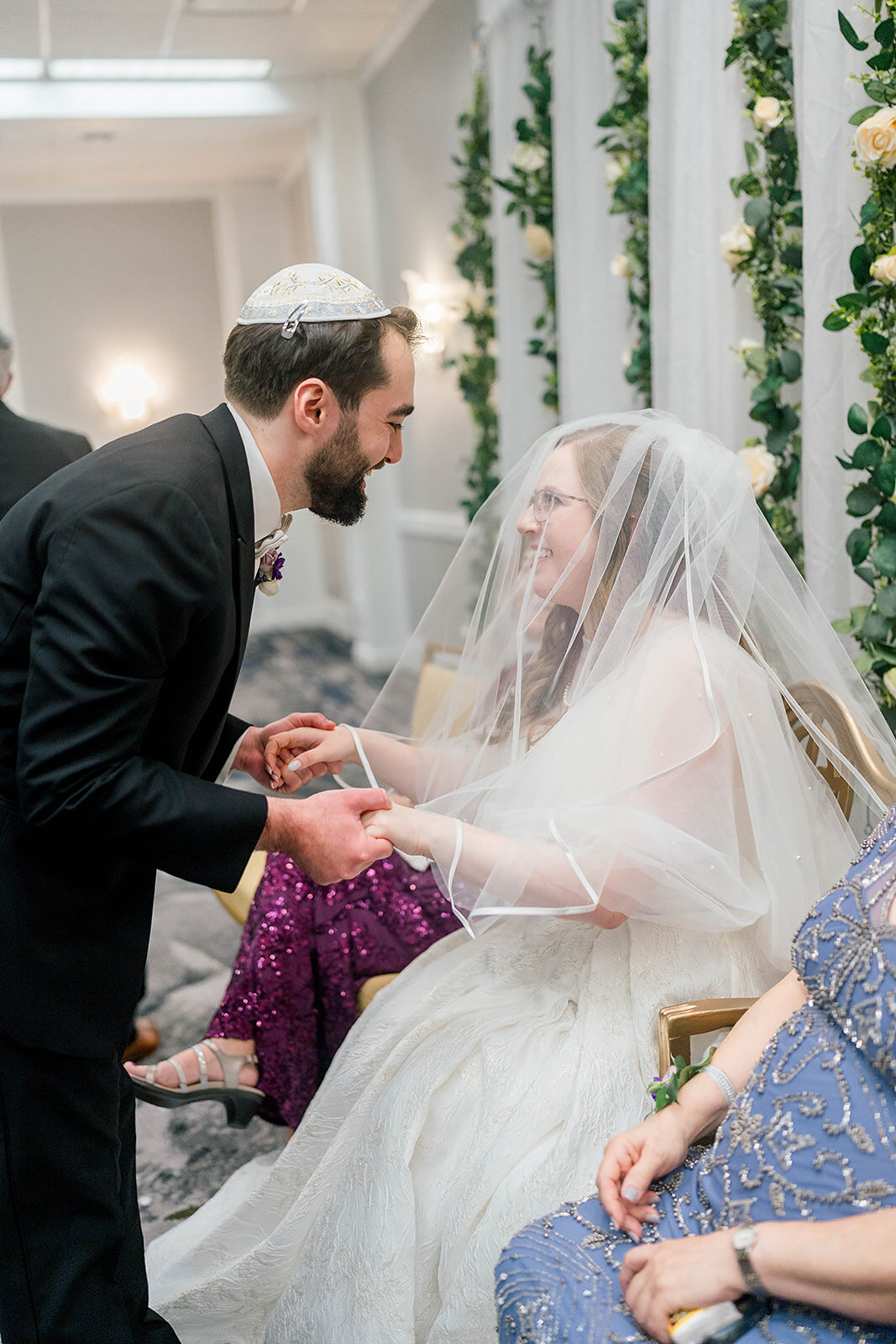 Eliana-Melmed-Photography-Chicago-LosAngeles-Jewish-WeddingPhotography-KabbalatPanim-00139