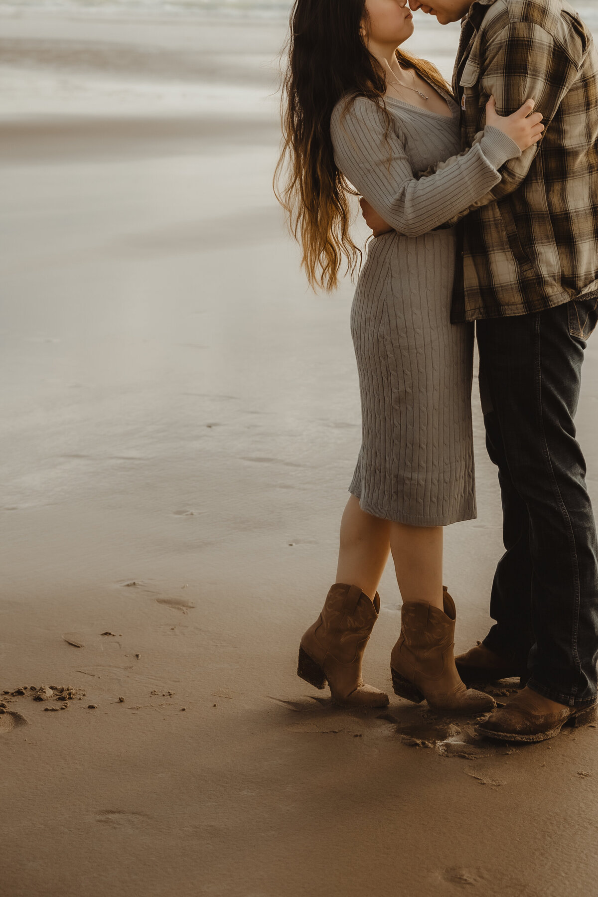 COUPLES SESSION ON BEACH