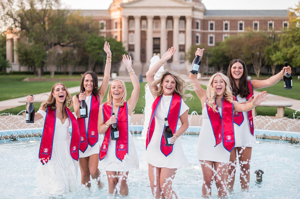 kam-smu-graduation-group-041025-105