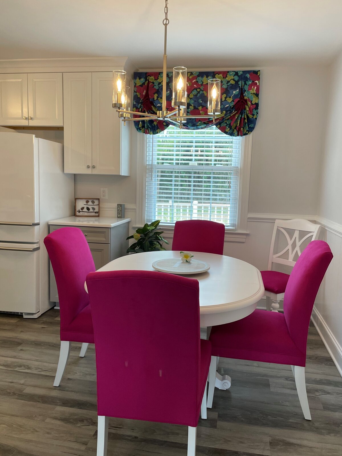 Bedeckers Interiors - Kristine Gregory - cheery cottage (2)