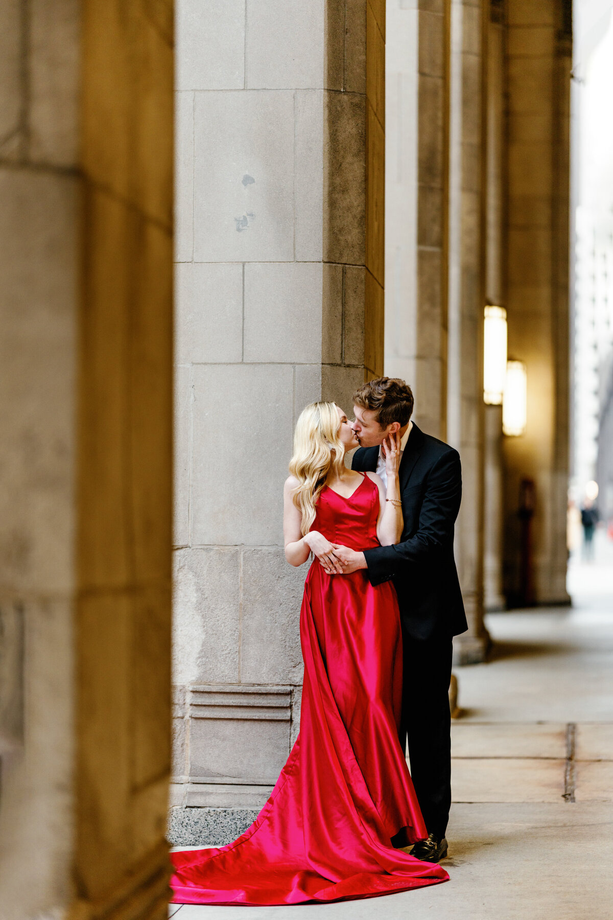Aspen-Avenue-Chicago-Wedding-Photographer-Lyric-Opera-House-Elegant-Timeless-Classic-Luxury-Downtown-True-to-Color-Bold-Romantic-Chicago-Theater-Lurie-Garden-FAV-93