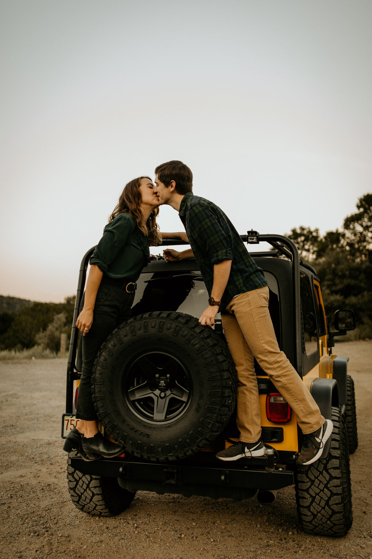 Sandia-Foothills-Jeep-Engagement-Photos-New-Mexico-33