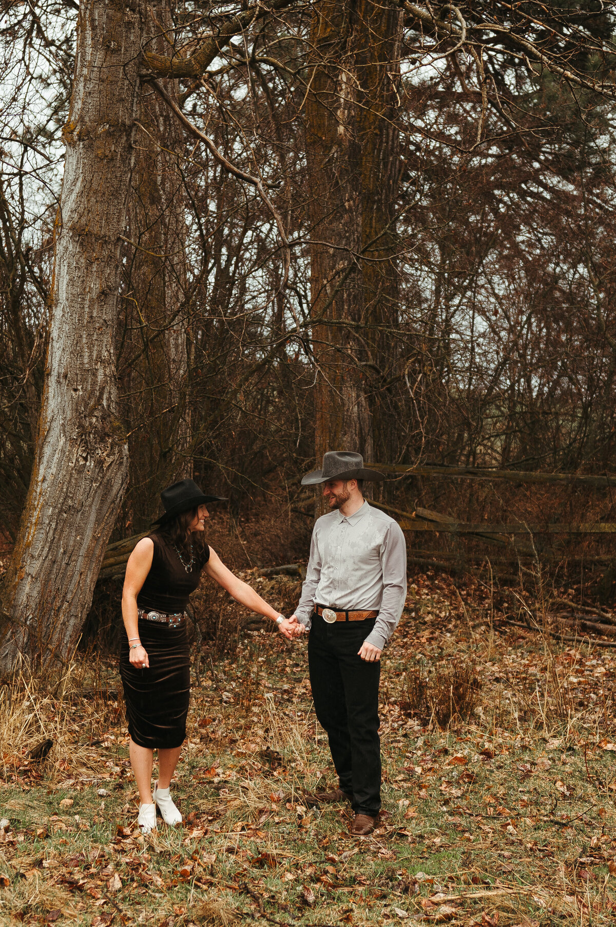 presley-gray-photo-montana-western-style-engagement-4657