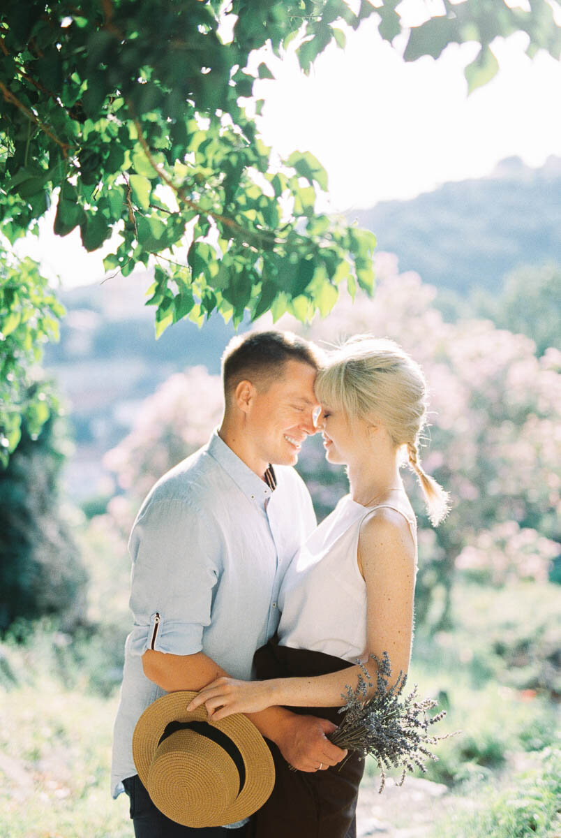 Engagement 1200px-1069