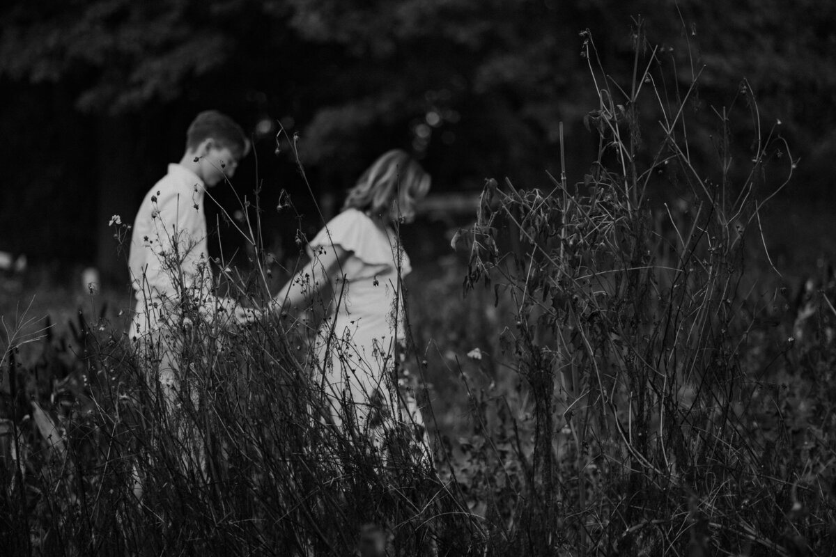 Red-Hook-Engagement-Session-Tiny-House-Photo-12