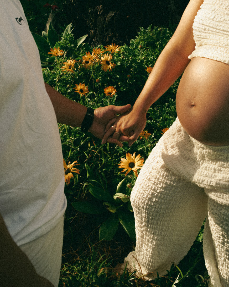 VINTAGE-DREAMY-MATERNITY-PORTRAITS-NEW-ZEALAND-56