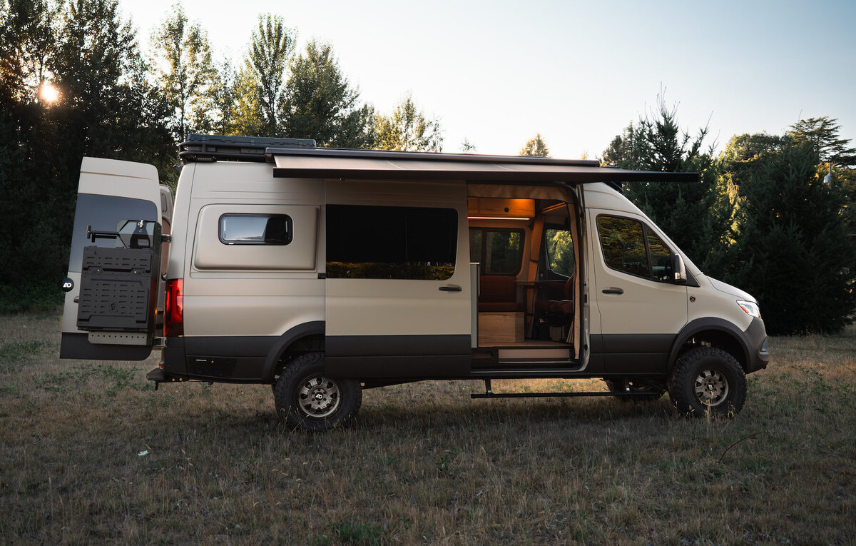 1_CeCeVan122_BenchmarkVehicles2025CeceVan122_BenchmarkVehicles2025_DSC3841
