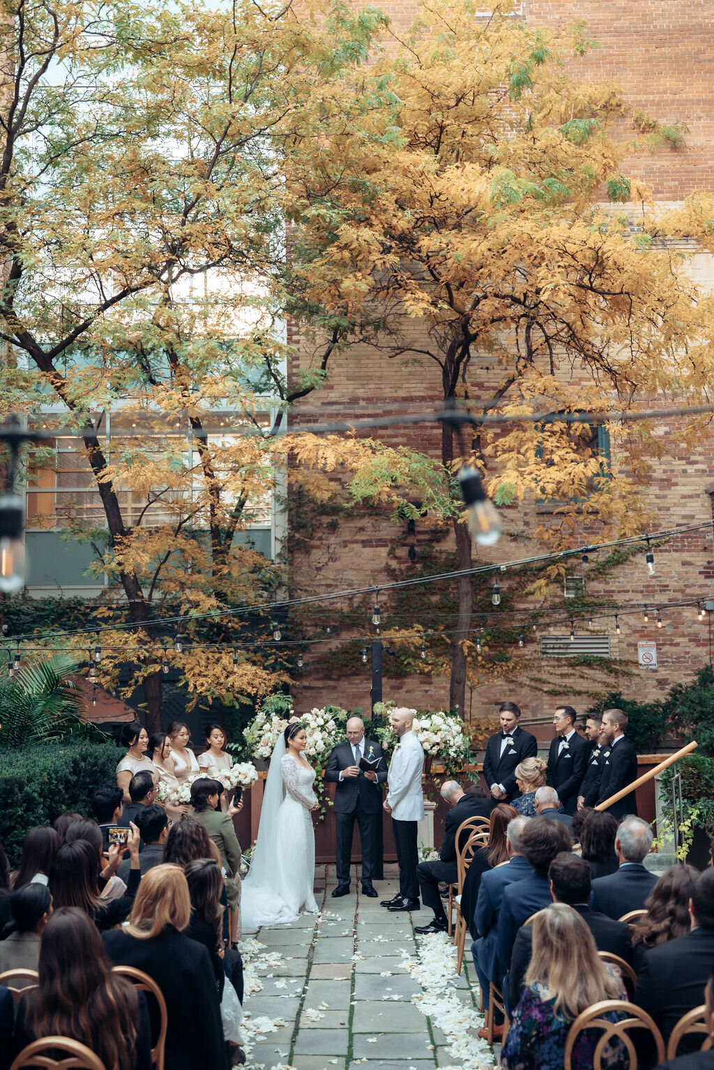 1367CeciliaJustinGeorgeRestaurantTorontoWeddingDestinationLisaVigliottaPhotography