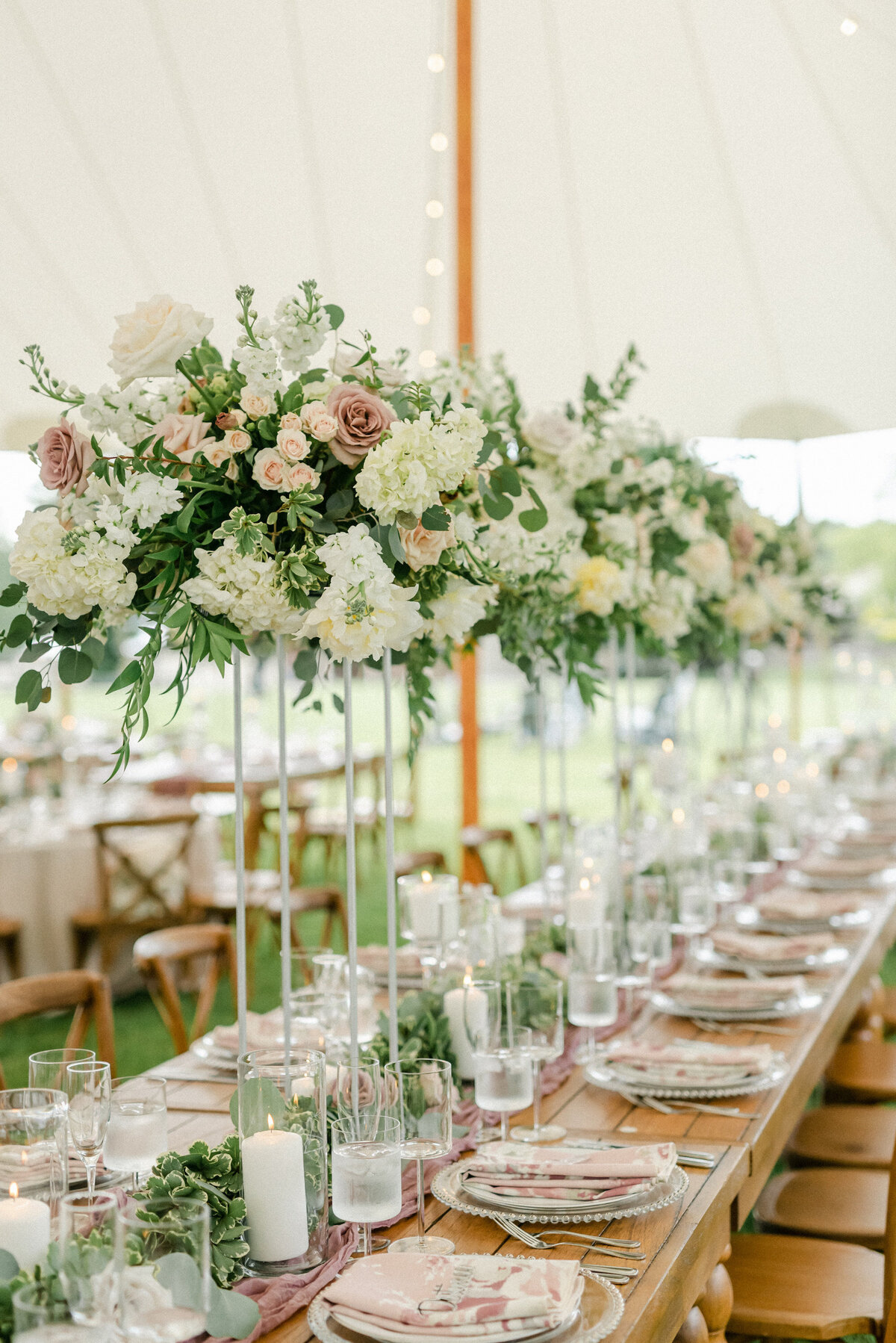 tented-wedding-flowers-ct-wedding-florist-enza-events