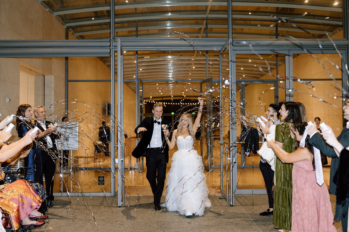 alexa + alex - nasher sculpture center - dancing + exit - jaycee quinn photography-313