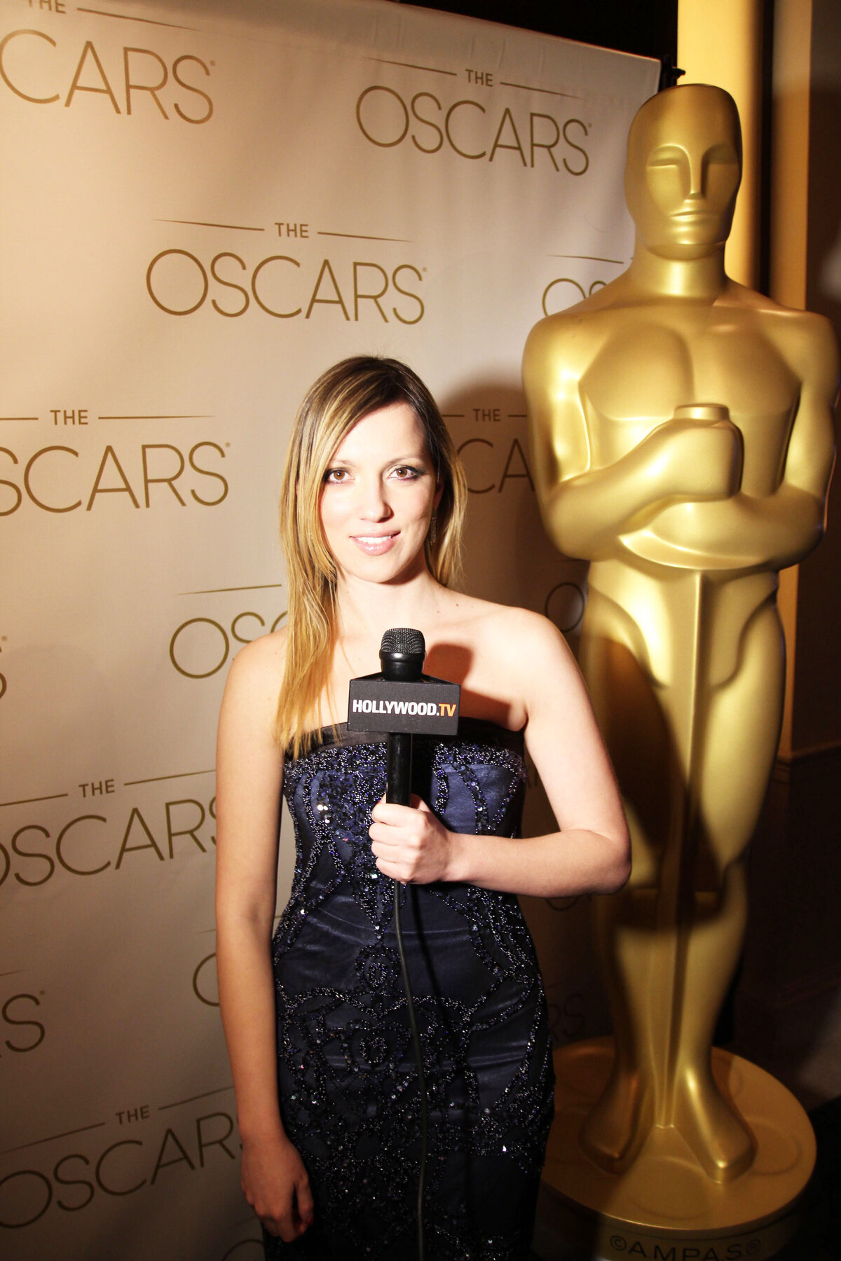 Jules-Oscars-redcarpet-still_3625