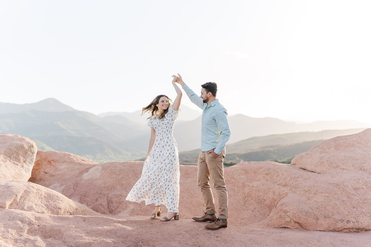 Garden of the Gods Red Rocks Colorado Springs Epic Romantic Engagement Pictures Elena Spraguer Photography 0040