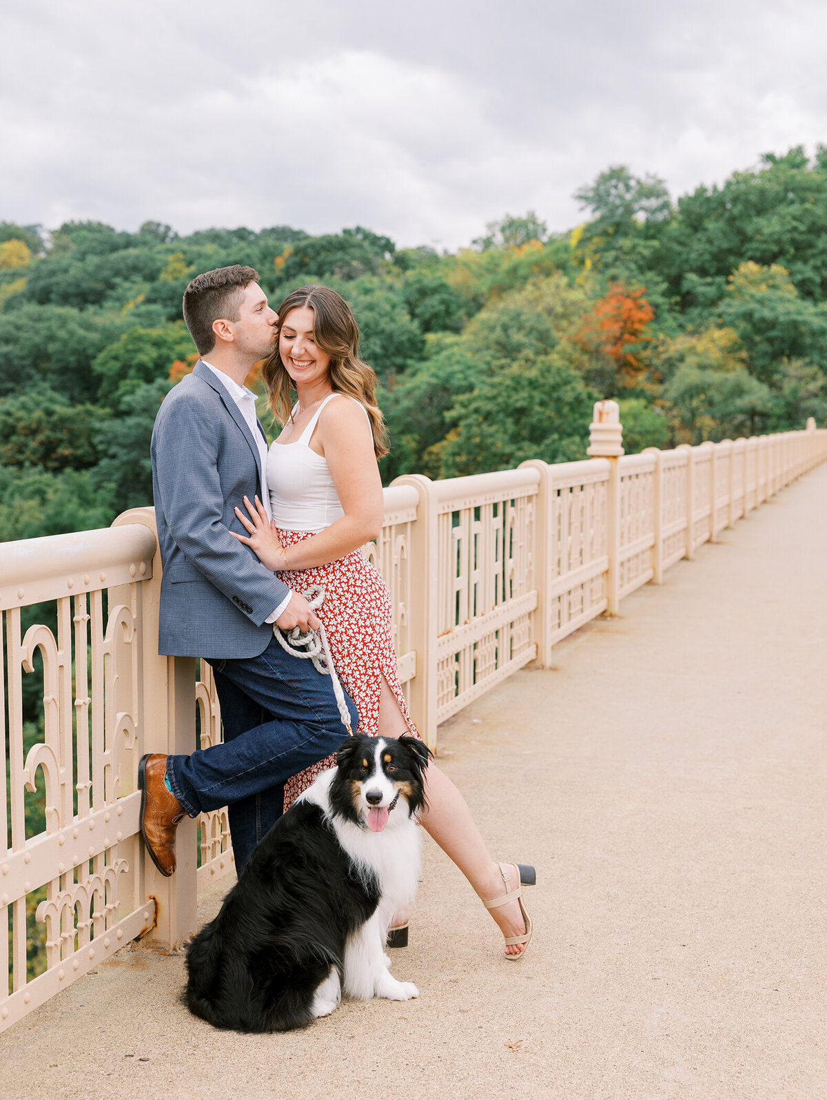 light-and-airy-wedding-photography-Schenley-Park-Pittsburgh-Engagement-Session-ATP-36