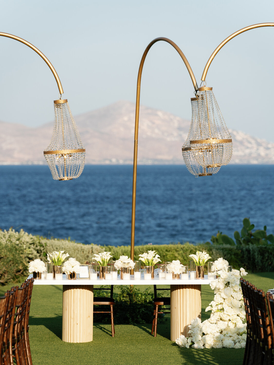 Romantic-Wedding-at-Island-Art-and-Taste–The-Residence-057