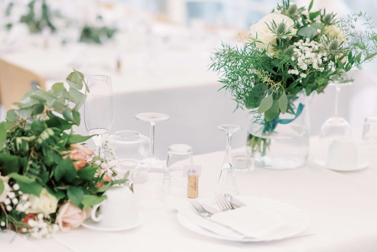 Wedding photographer Stockholm helloalora wedding table scapes marquees wedding in Sundsvall