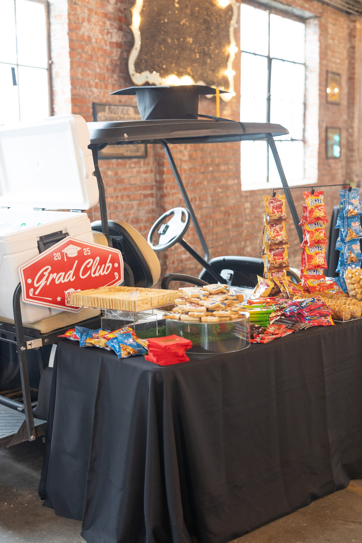 holland-hall-graduation-party-2025-food-table