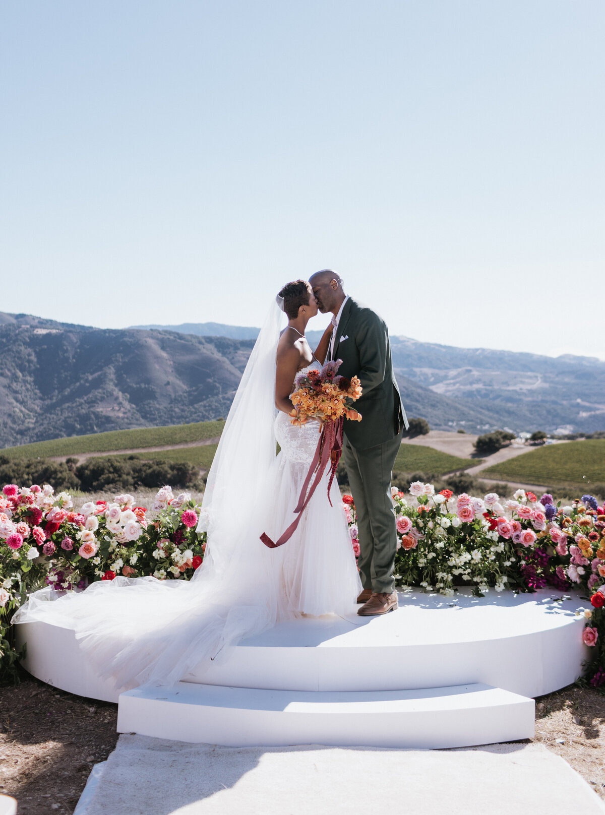 THEDELAURAS_ALBATROSSRIDGEWINERY_COASTSIDECOUTURE_WEDDING_CHLOERICHARD_0825