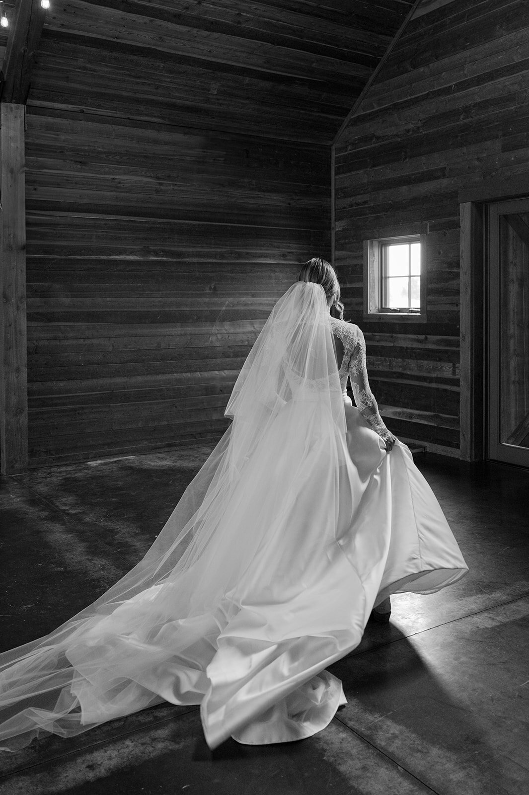 presley-gray-photo-Deerlodge-rustic-western-Montana-wedding-3730