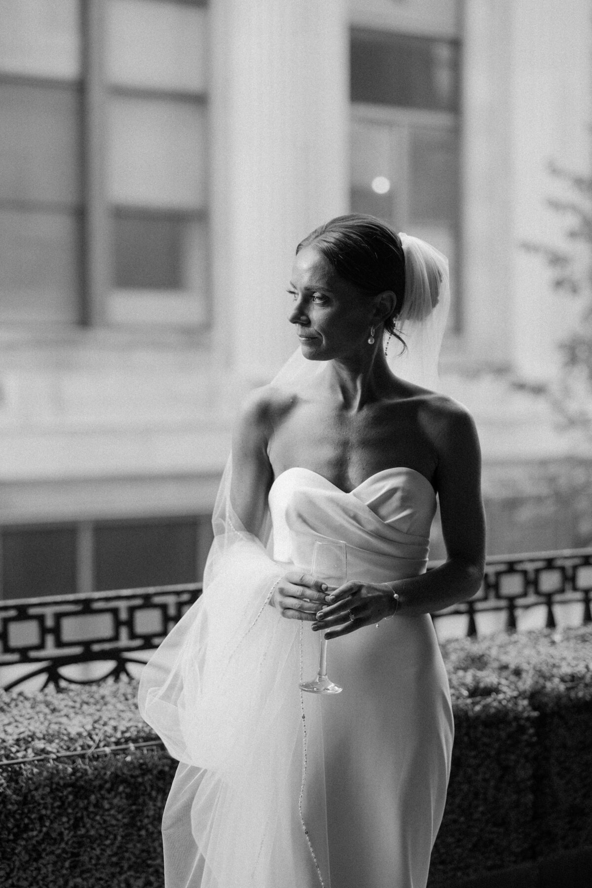 Kate-Tim-Ballroom-at-the-Ben-Philly-Wedding-Photographer-Kristy-Hoadley-Weddings-27