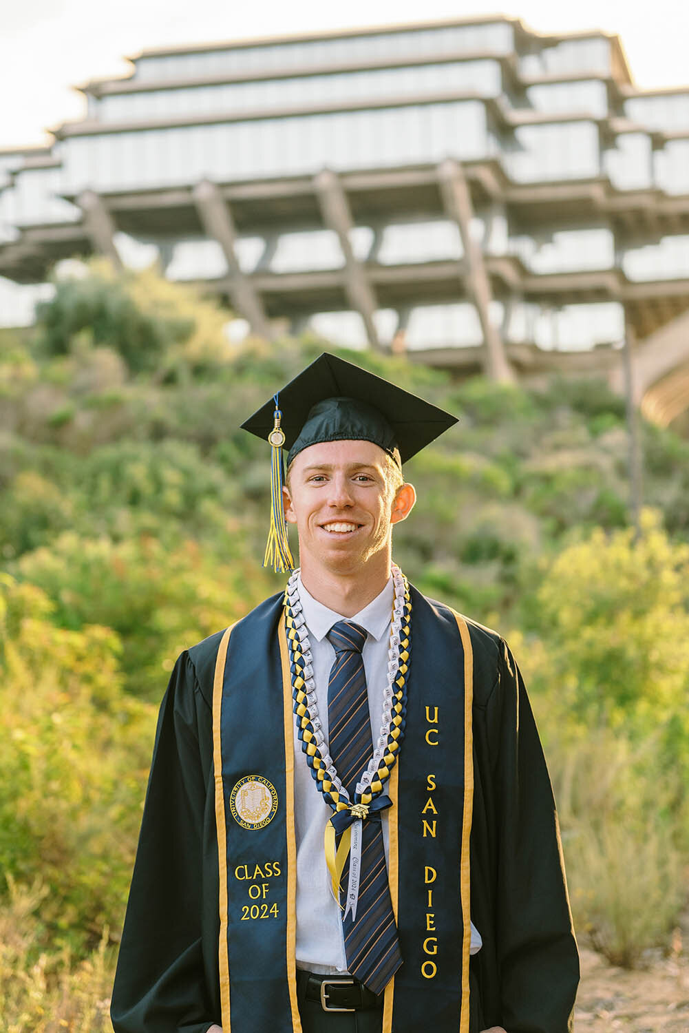 UC San Diego cap and gown photos outside Geisel Library