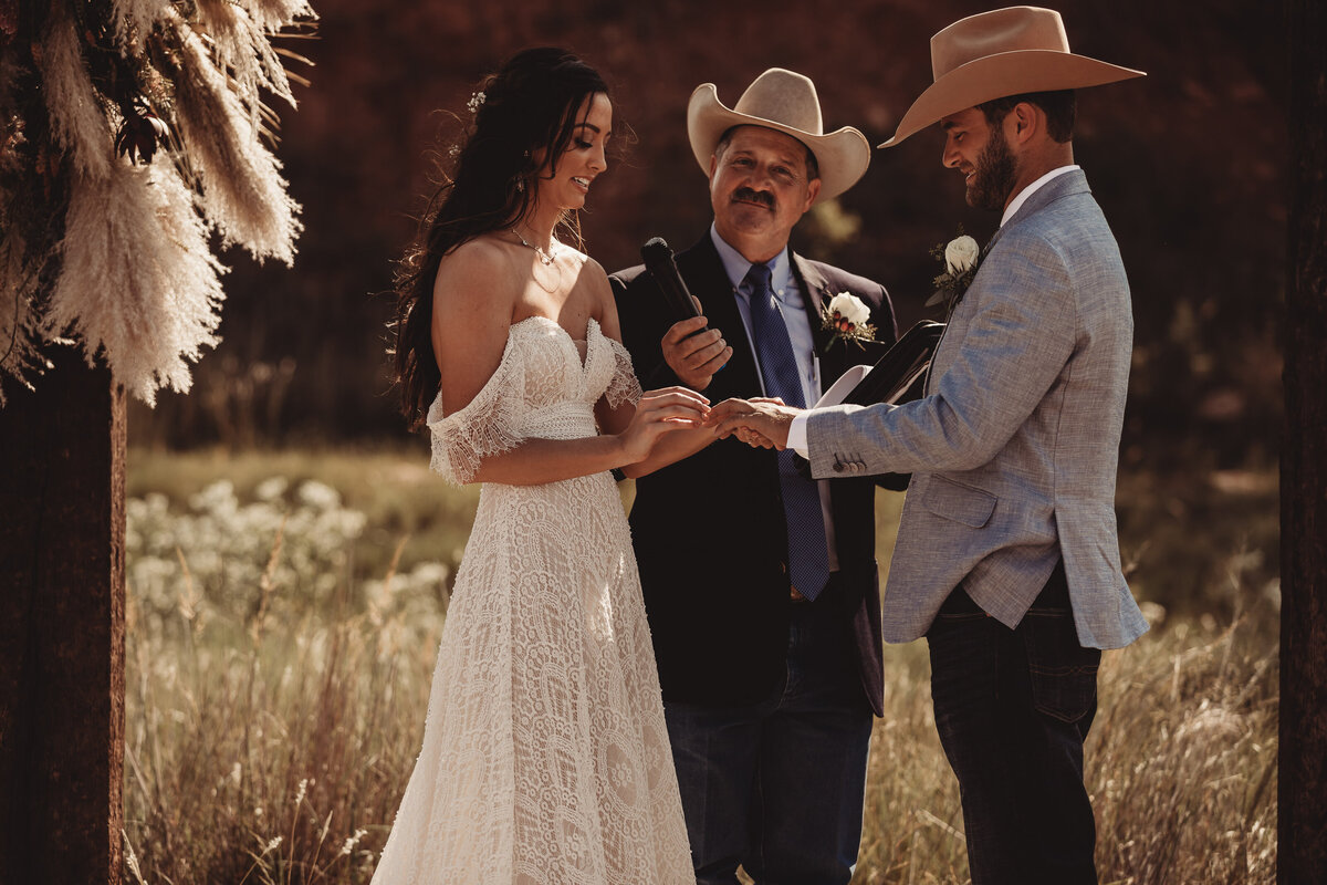 rustic-ranch-wedding-Native-Roaming-Photography-60