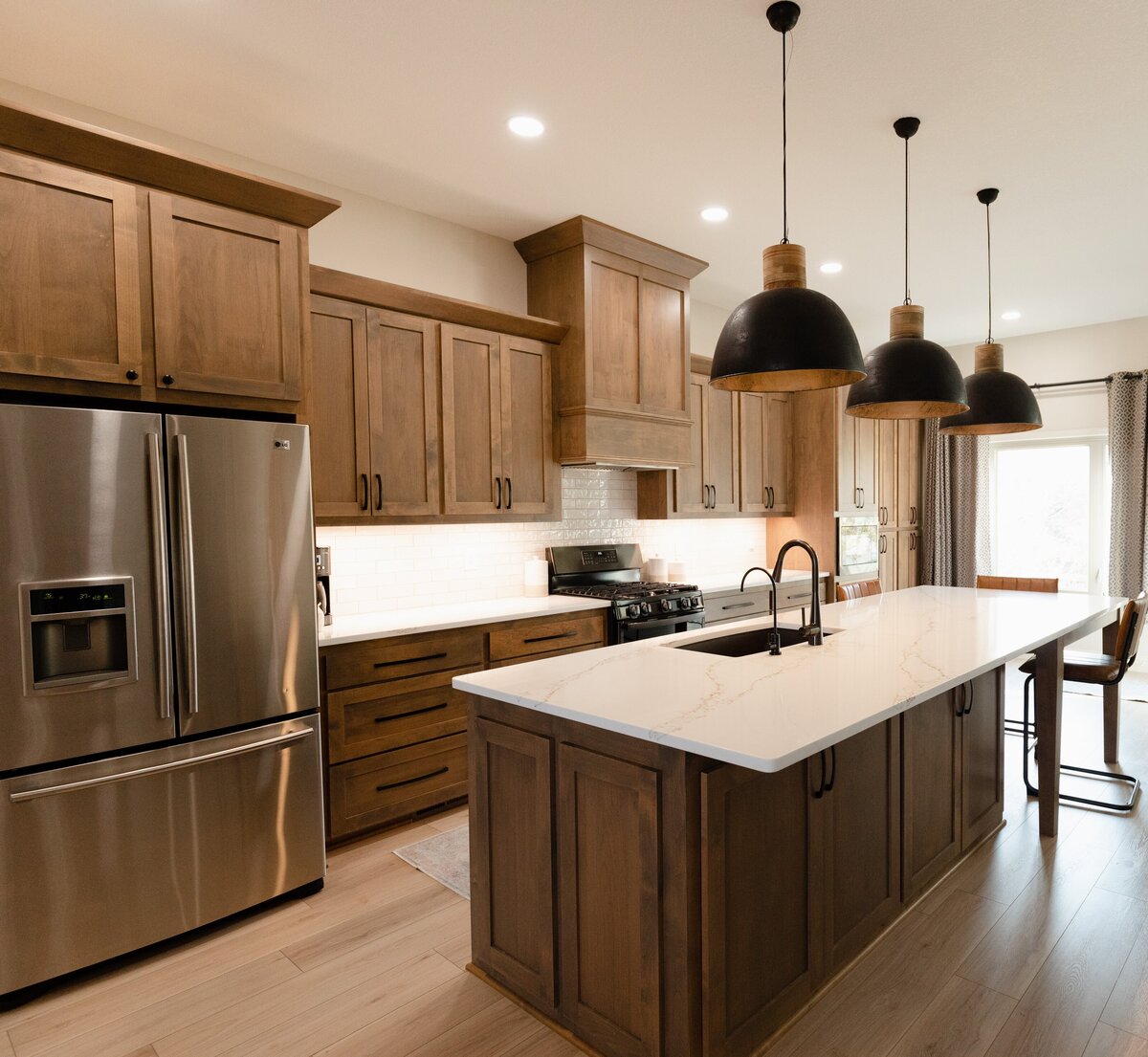 kitchen-remodel-wood-cabinets-11