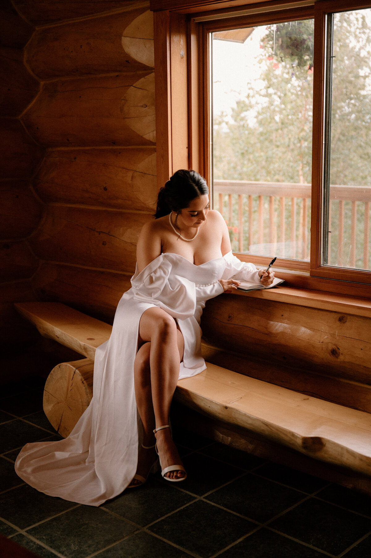 cozy-cabin-and-mountain-elopement-julianna-mb-photography-10