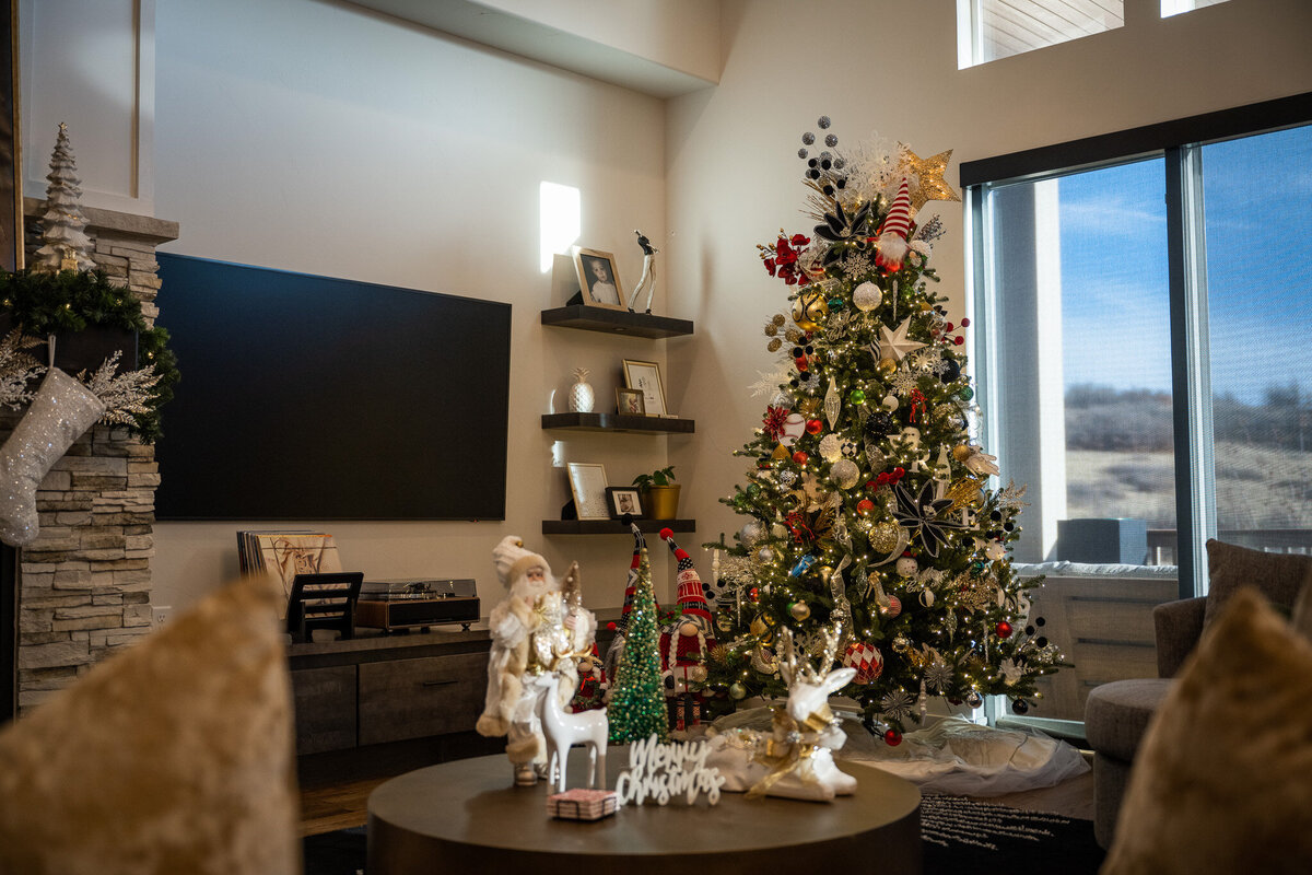 Interiors-by-Bethany-Professional-Christmas-Decor-Colorado-Springs-57