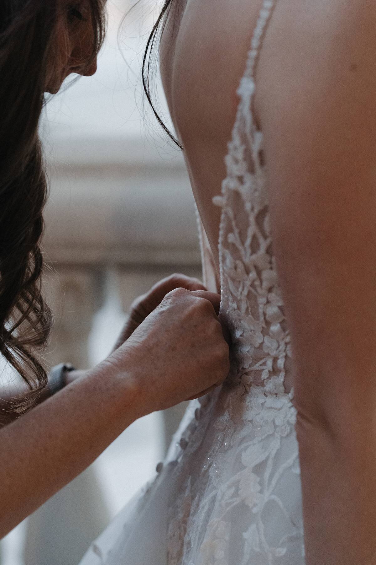 Tessa+GarrettDetails_Getting-Ready-93