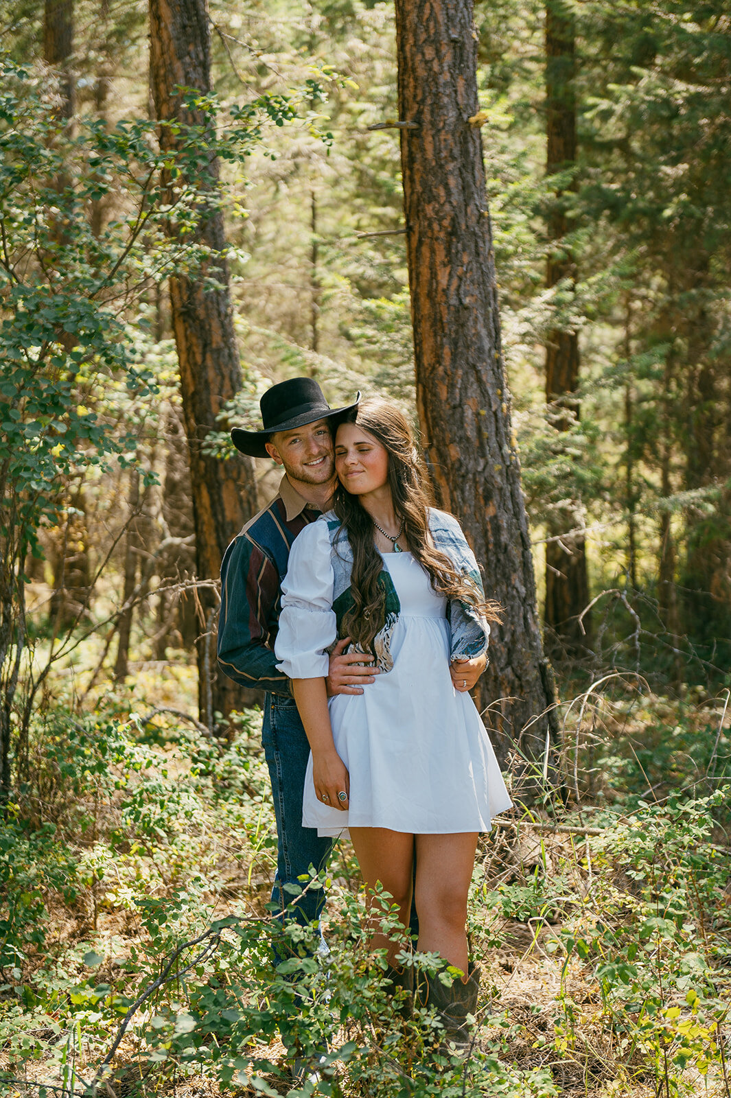 presley-gray-photo-haybale-forest-montana-elopement-8124