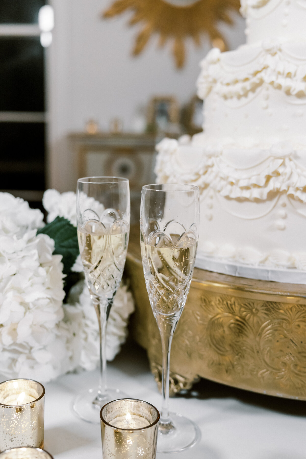 Elegant Cake New Orleans Wedding Photographer