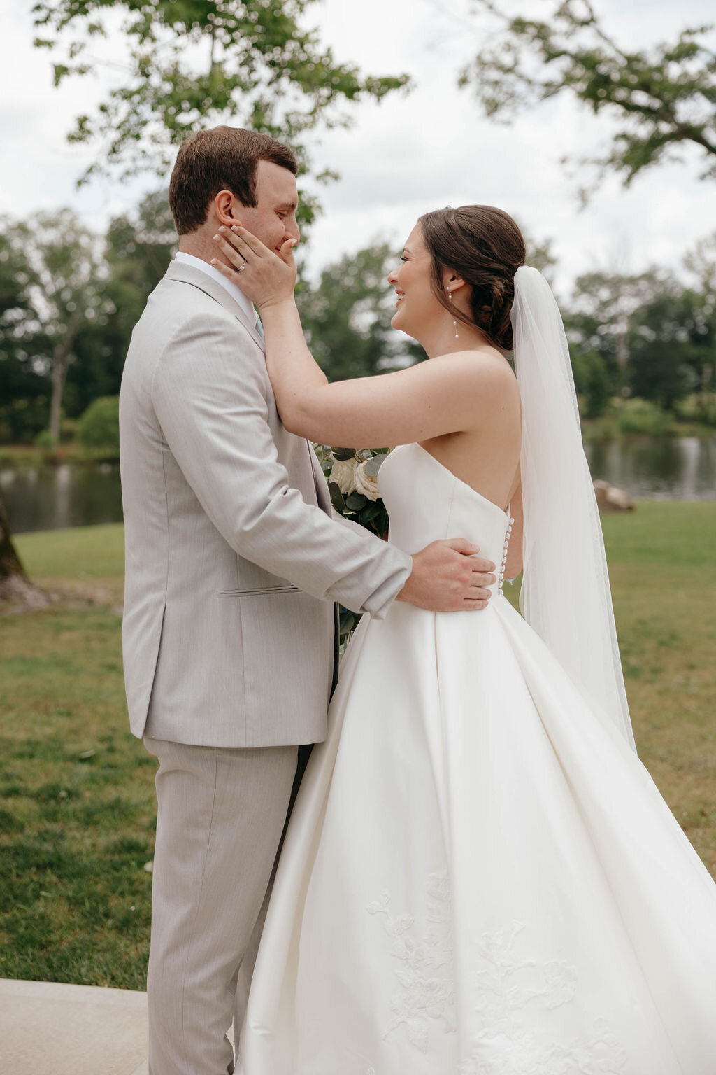 Emily-Hayter-Georgia-Wedding-Photography-Bride-and-Groom6559