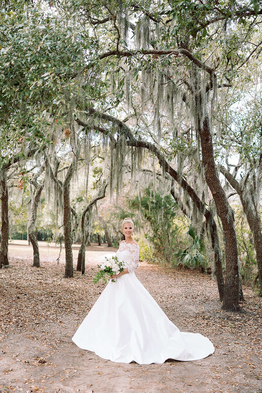 Southern bride spanish moss portrait wedding by Sarah Bradshaw