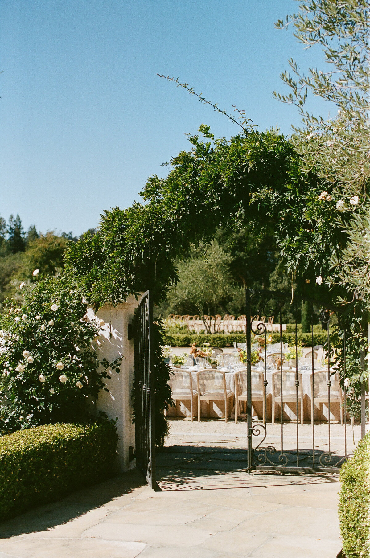 Sunandpeakstudios-CasaBlancaInterlankenxBelleEvents-Film-10